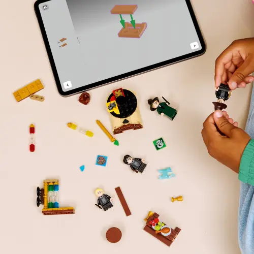 LEGO Harry Potter 76460 Hogwarts Castle: Sorting Hat Ceremony 124 Pcs's photo #7