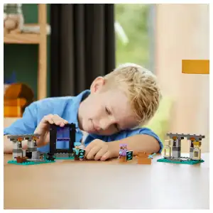 LEGO Minecraft 21252 The Armory 203 Pcs miniatura 9