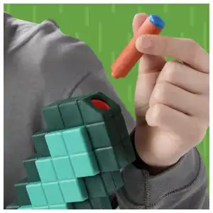 Hasbro Nerf Minecraft Diamond Sword Dart Blasting Sword 8 Darts (44 cm) miniatura 6